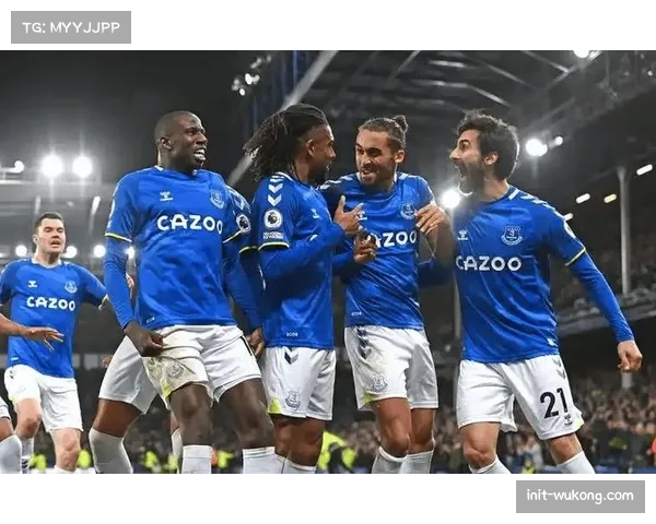 通讯：英超保级生死战，卢顿镇2-1埃弗顿赢得关键三分